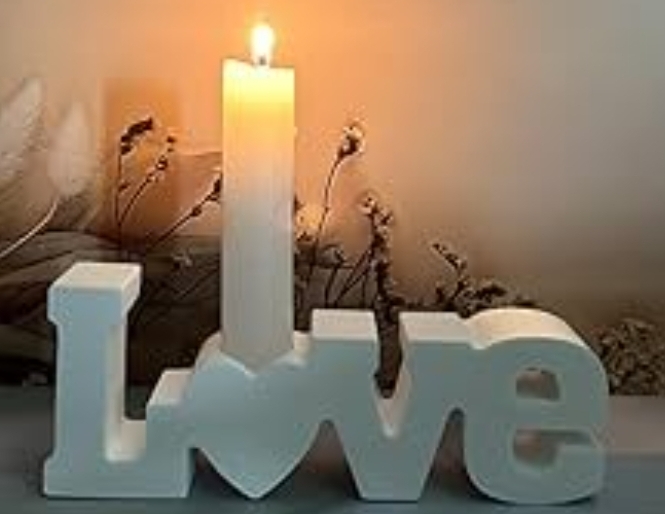 Schriftzug "Love" Kerzenständer für Stabkerze