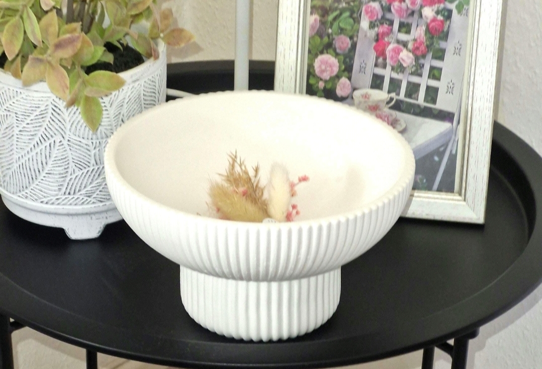 Große Schale geriffelt mit Standfuß