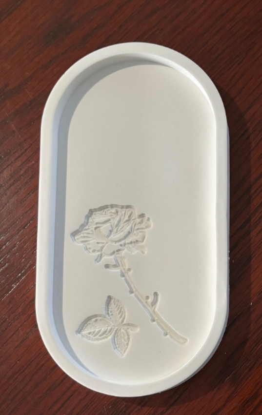Ovale Platte mit Rose