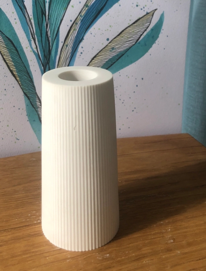 Vase schmal geriffelt