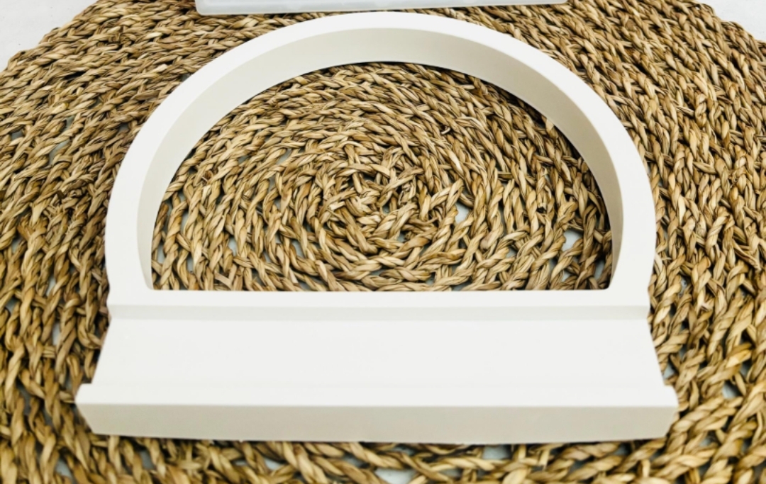 Halbrunder Dekoring „Loop“ für Klötzchen & Deko – aus Raysin, mit wählbarem Klötzchen aus Acryl, Holz oder Raysin