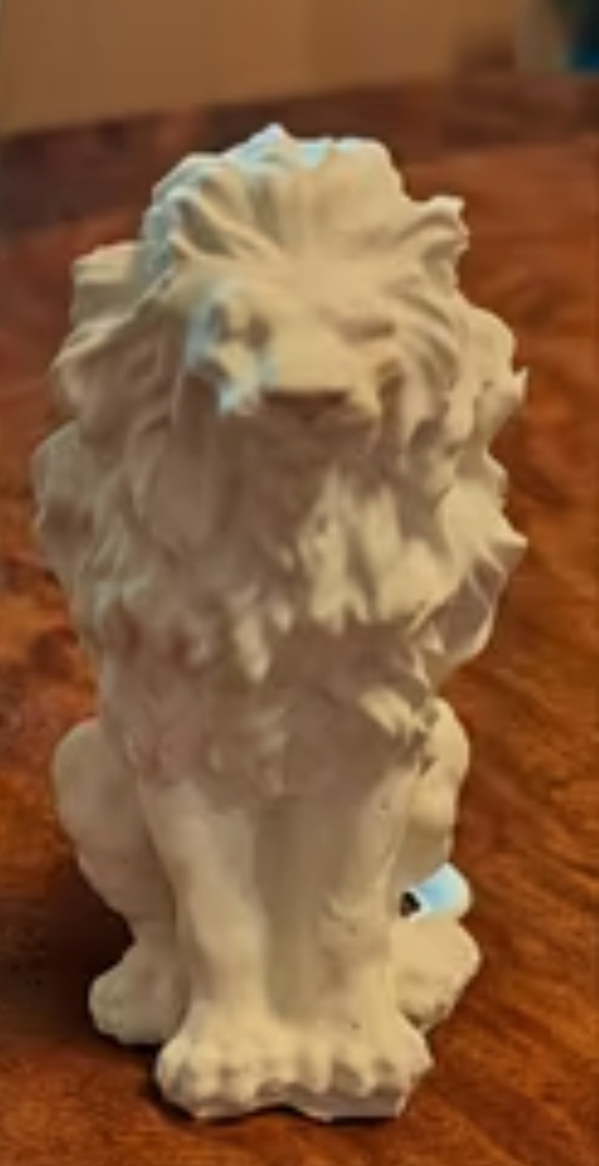 Löwe Skulptur sitzend